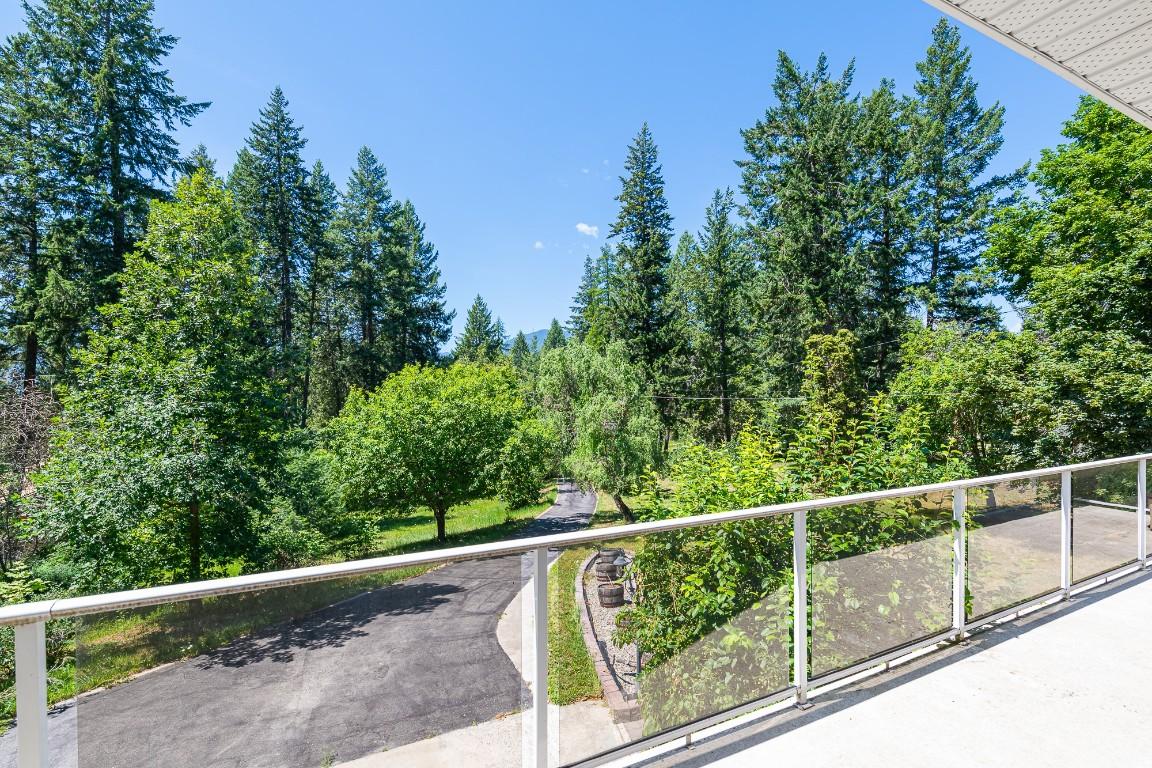 1270 Fox Tree Road, Lister, BC - Outdoor