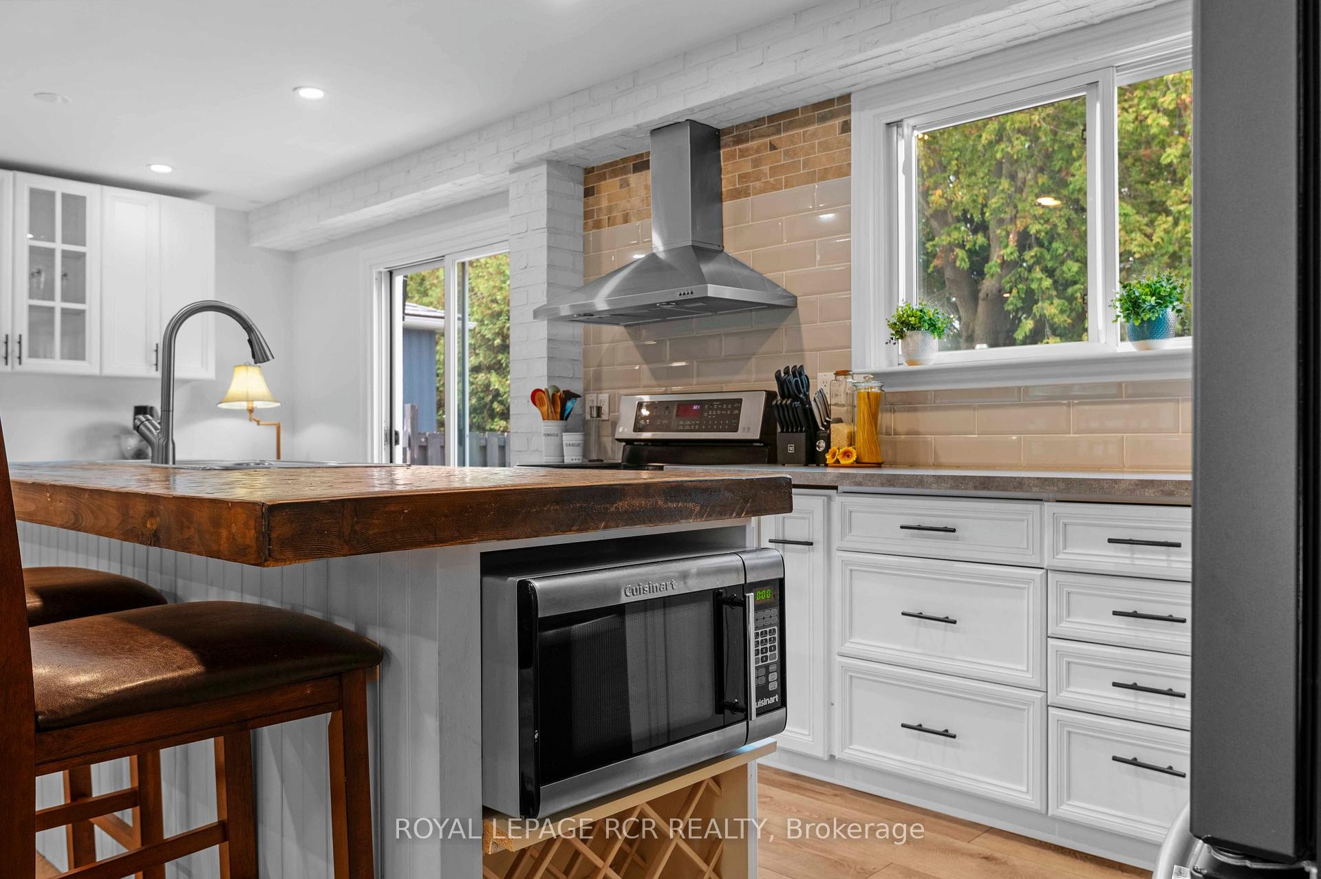 18 Spruyt Avenue, East Luther Grand Valley, ON - Indoor Photo Showing Kitchen