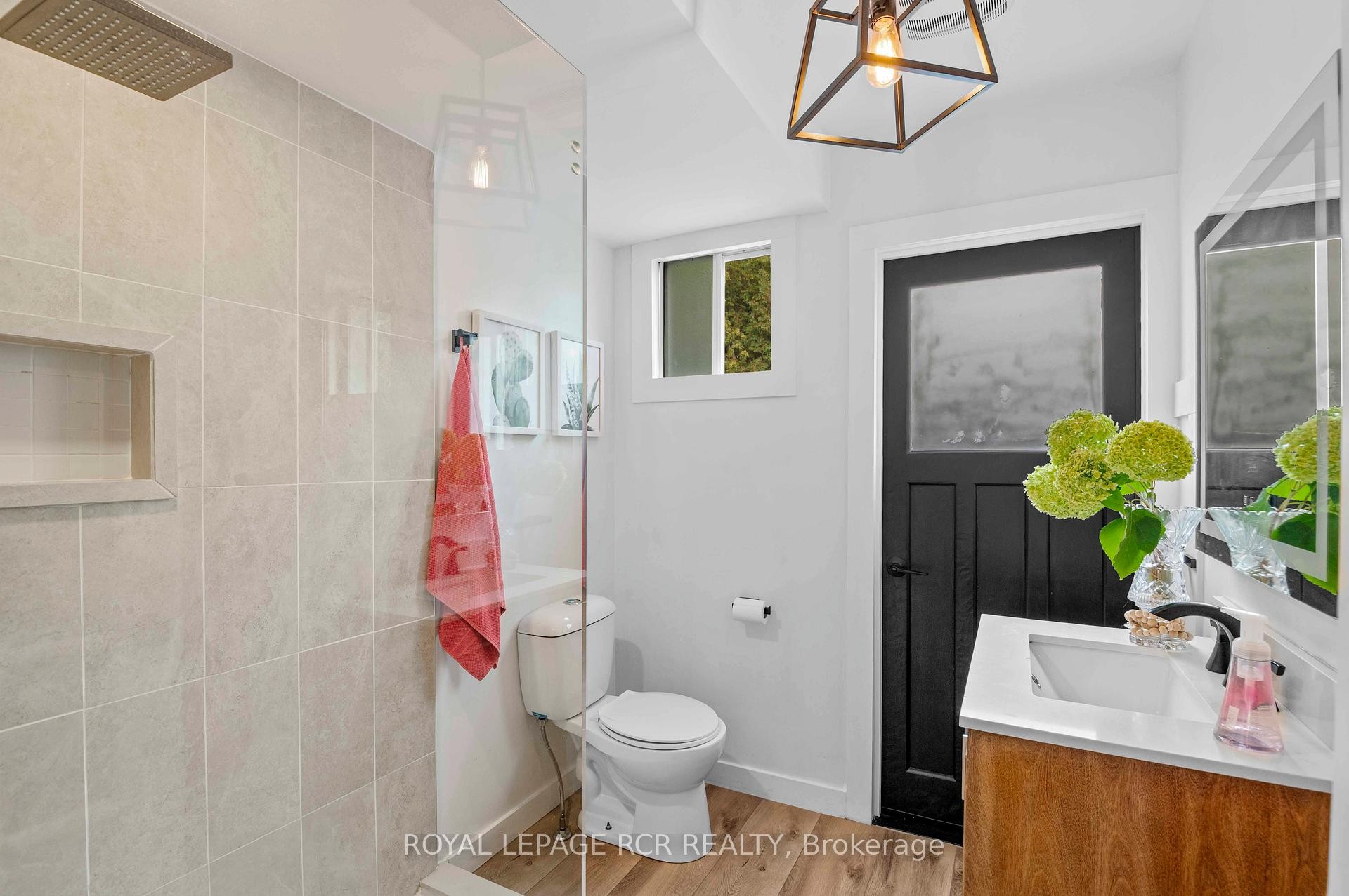 18 Spruyt Avenue, East Luther Grand Valley, ON - Indoor Photo Showing Bathroom