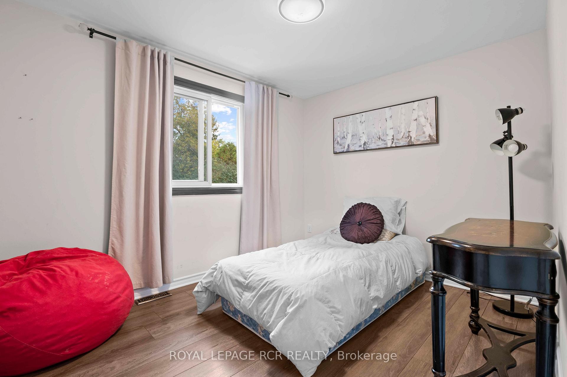 18 Spruyt Avenue, East Luther Grand Valley, ON - Indoor Photo Showing Bedroom