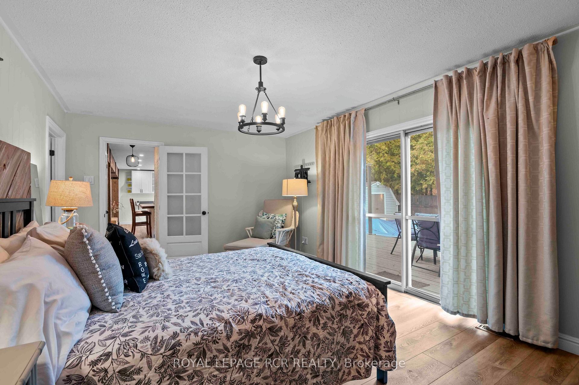 18 Spruyt Avenue, East Luther Grand Valley, ON - Indoor Photo Showing Bedroom