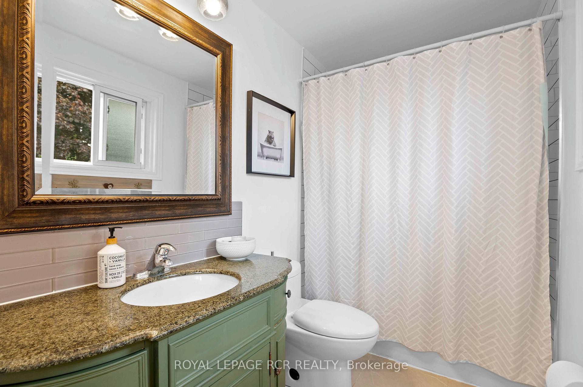 18 Spruyt Avenue, East Luther Grand Valley, ON - Indoor Photo Showing Bathroom