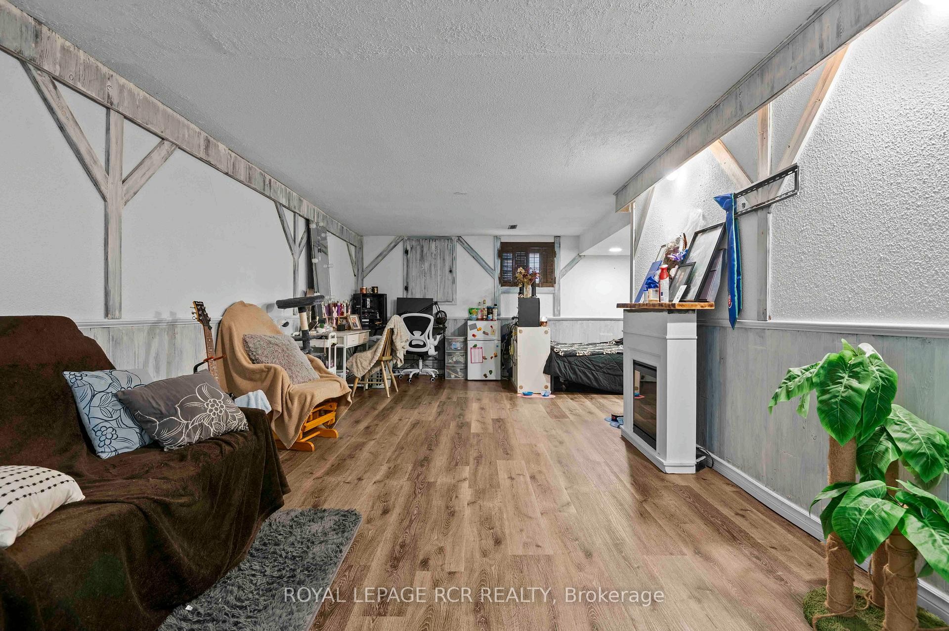 18 Spruyt Avenue, East Luther Grand Valley, ON - Indoor Photo Showing Other Room
