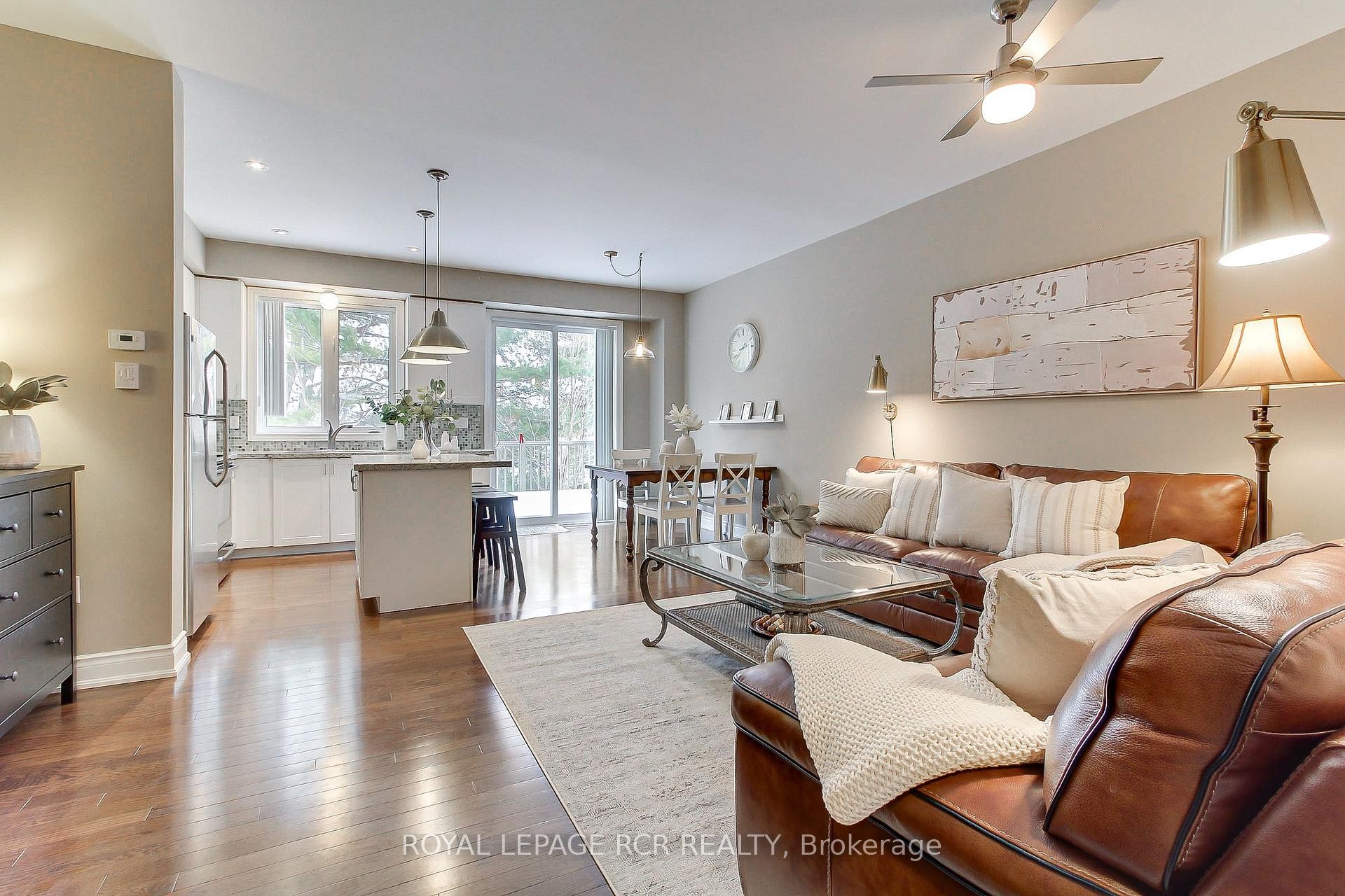 758 Wendy Culbert Crescent, Newmarket, ON - Indoor Photo Showing Living Room