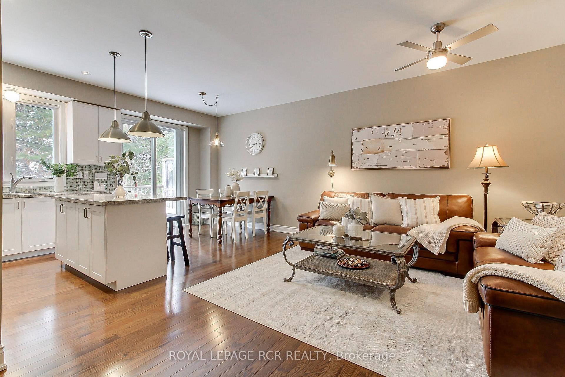 758 Wendy Culbert Crescent, Newmarket, ON - Indoor Photo Showing Living Room