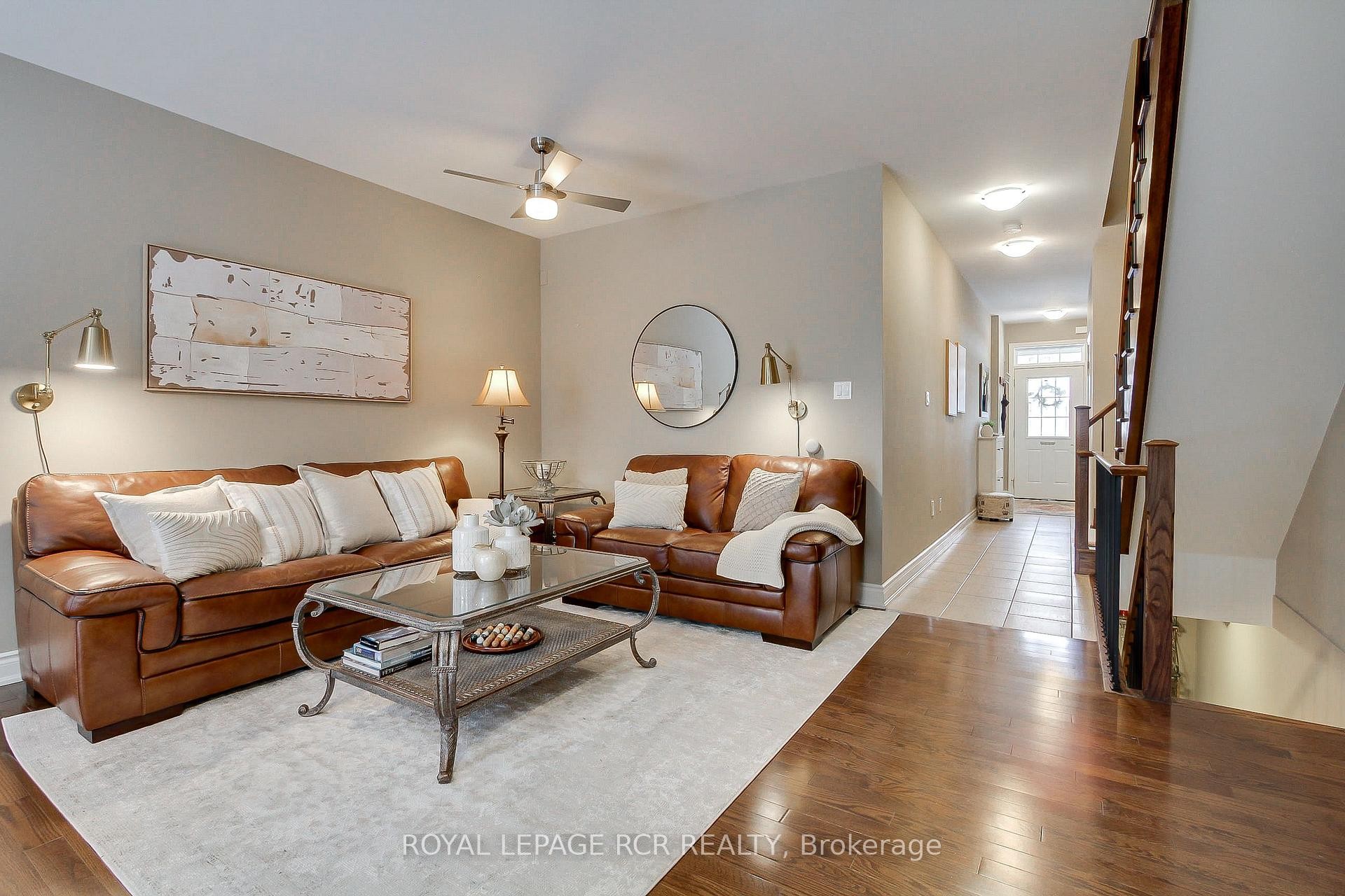 758 Wendy Culbert Crescent, Newmarket, ON - Indoor Photo Showing Living Room