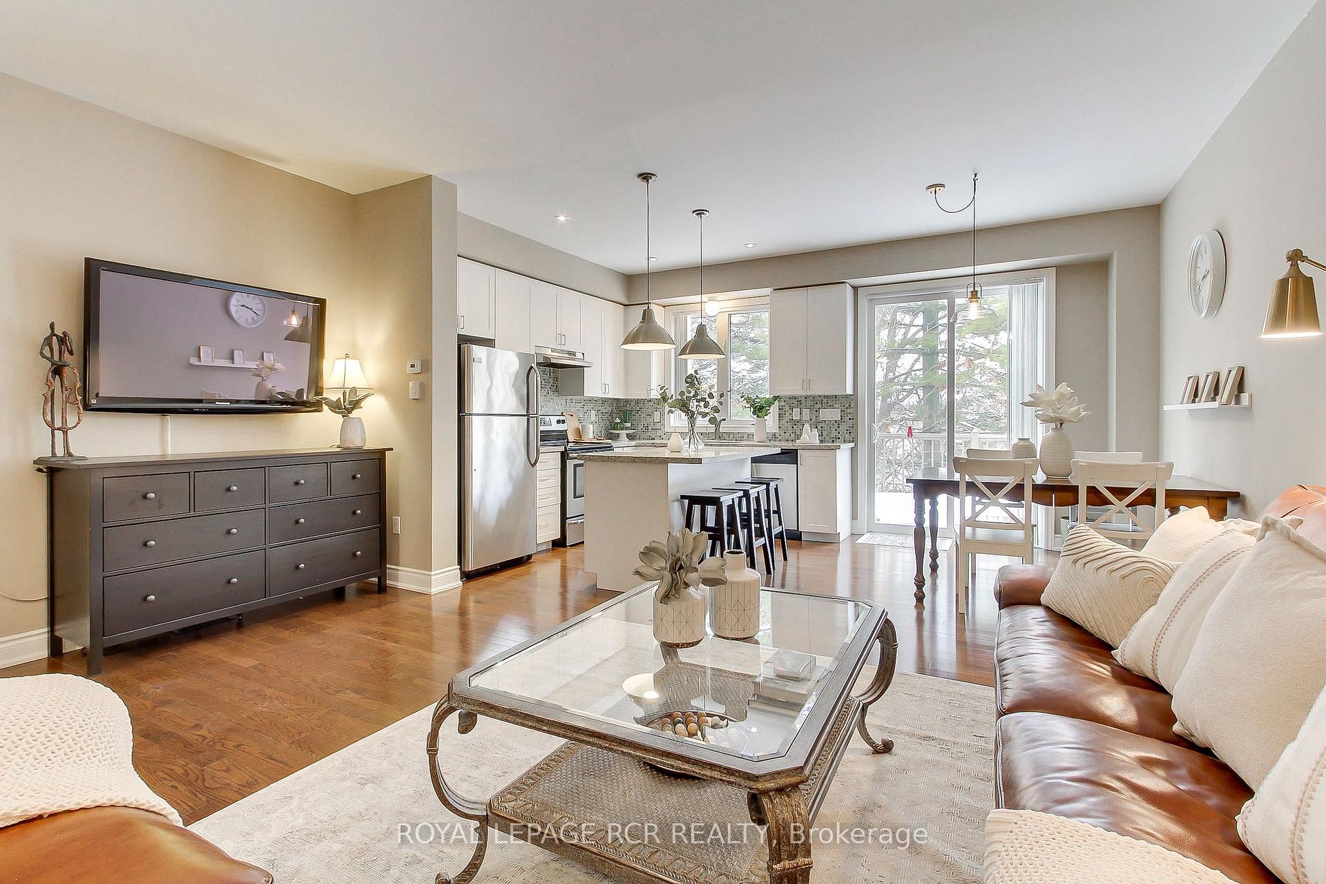 758 Wendy Culbert Crescent, Newmarket, ON - Indoor Photo Showing Living Room