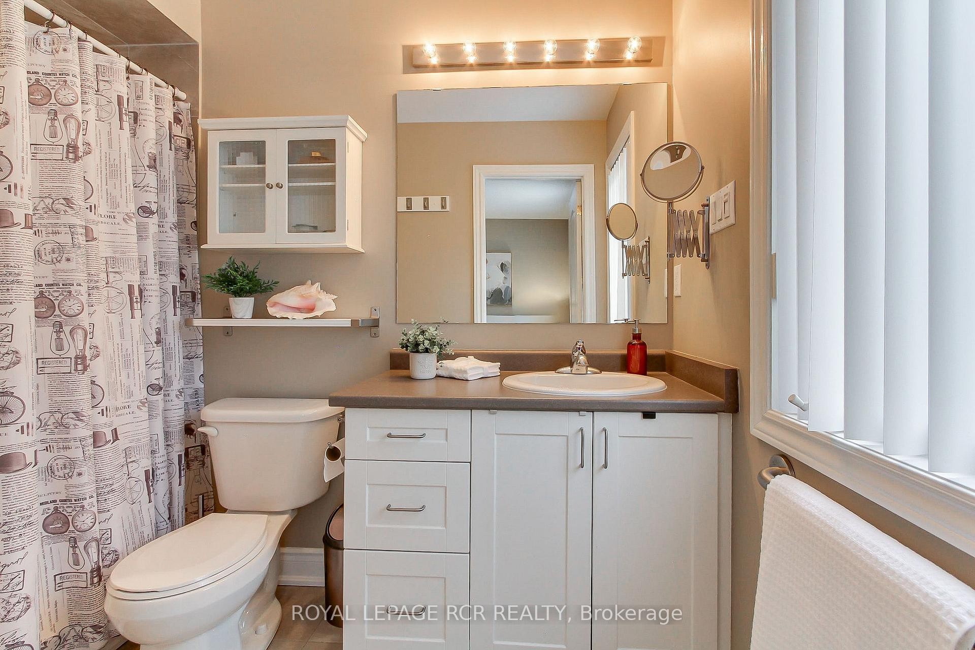 758 Wendy Culbert Crescent, Newmarket, ON - Indoor Photo Showing Bathroom