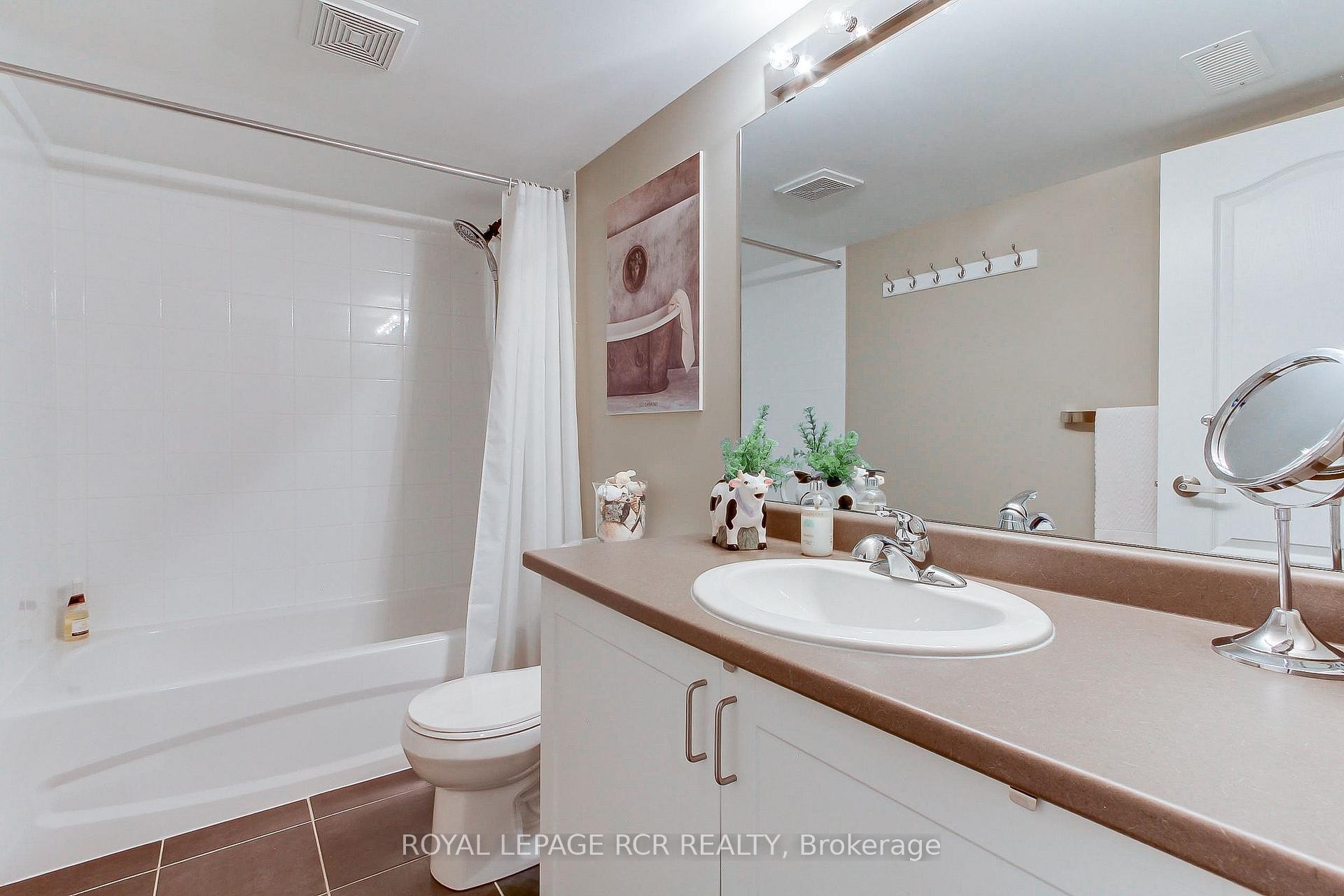 758 Wendy Culbert Crescent, Newmarket, ON - Indoor Photo Showing Bathroom