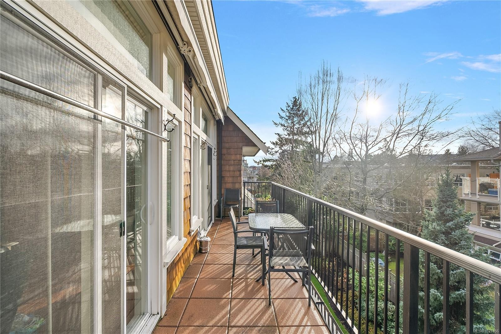 303-9942 Third St, Sidney, BC - Outdoor With Exterior