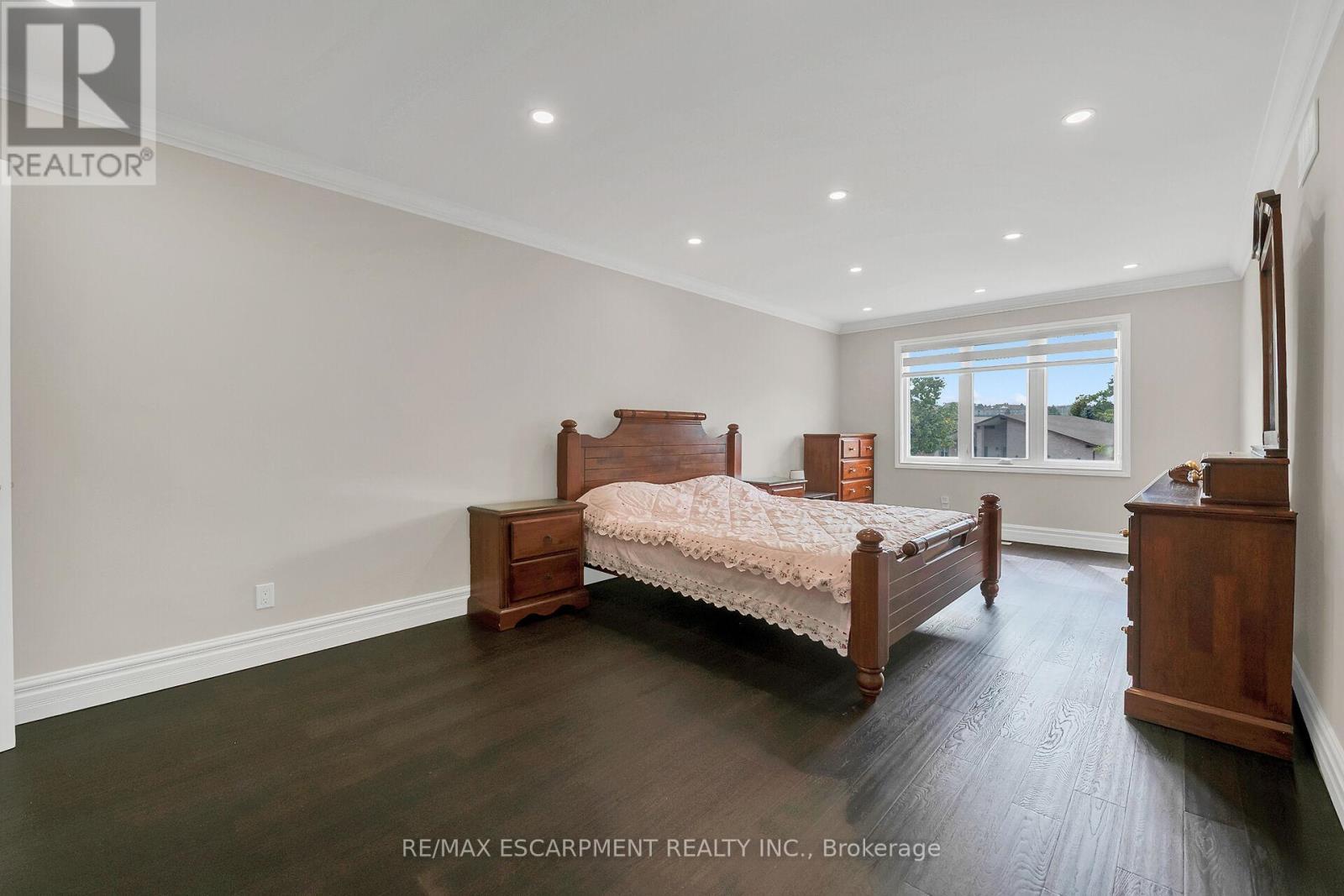 125 Valera Drive, Hamilton, ON - Indoor Photo Showing Bedroom