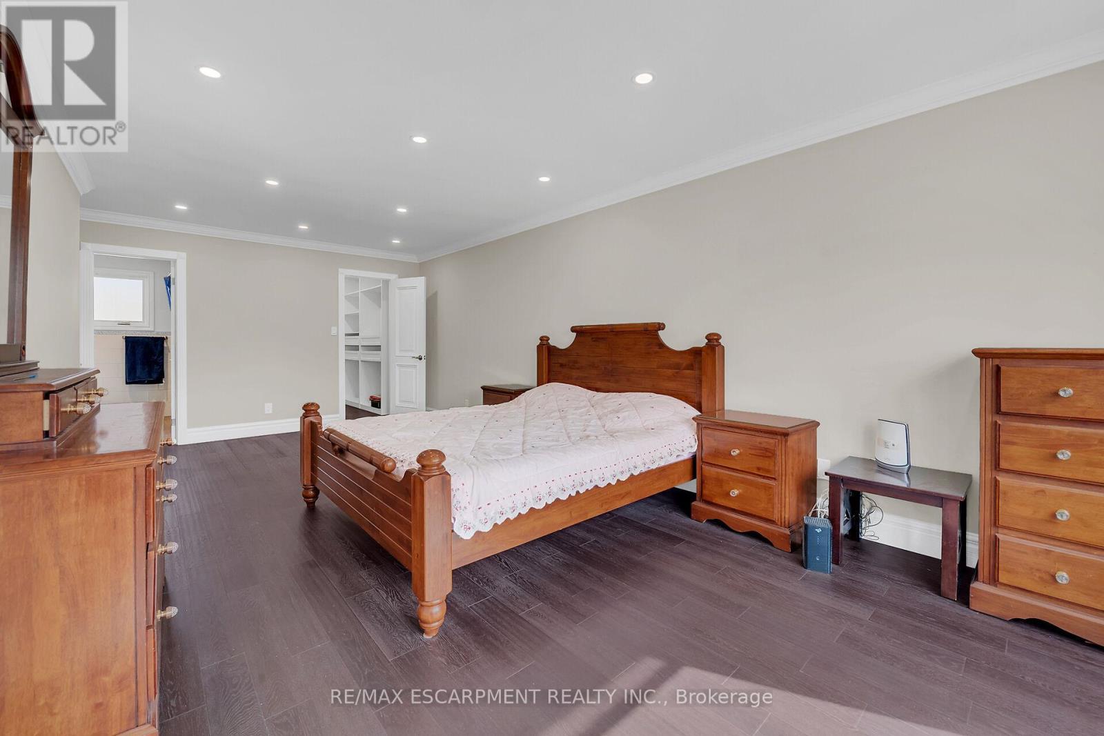 125 Valera Drive, Hamilton, ON - Indoor Photo Showing Bedroom