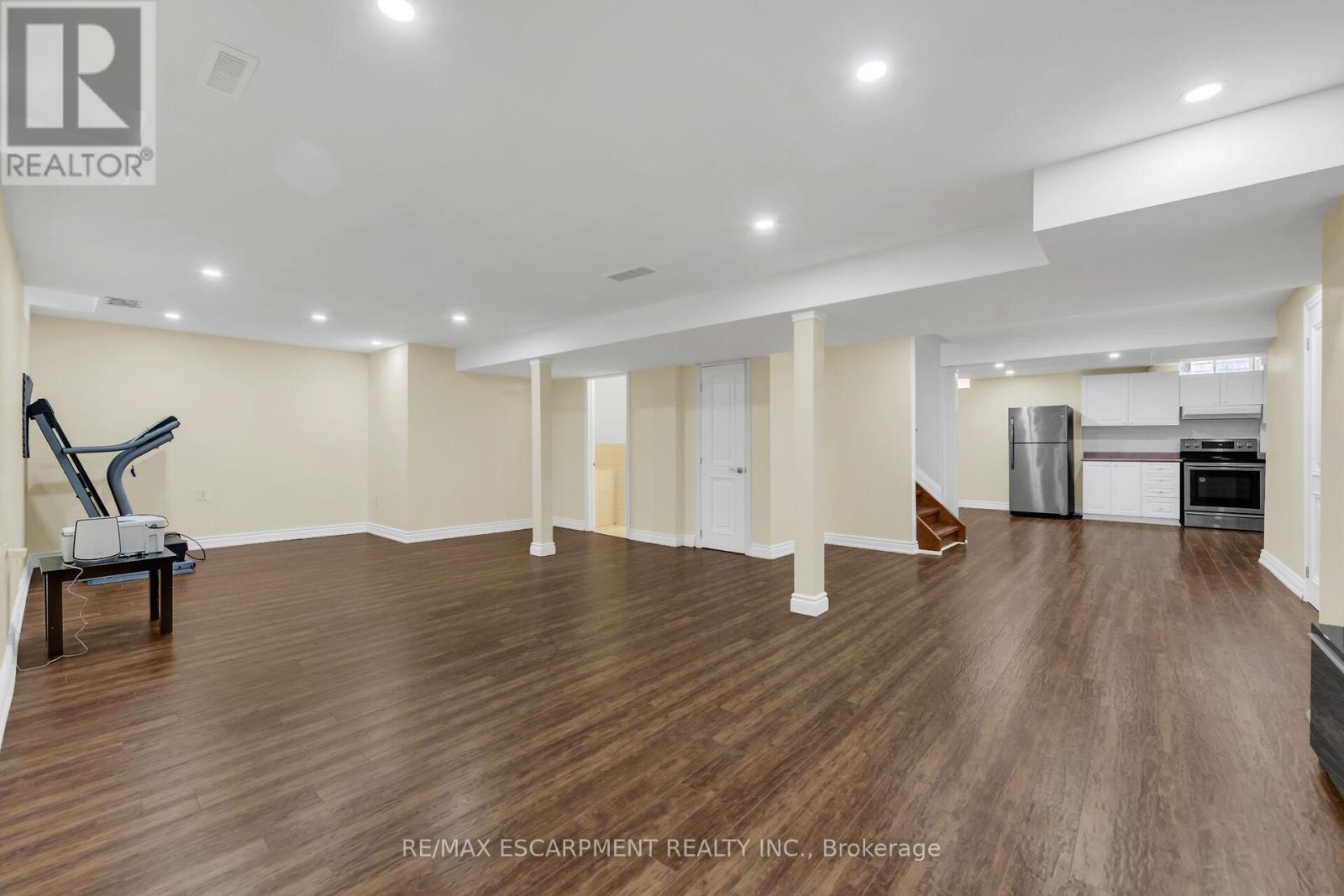125 Valera Drive, Hamilton, ON - Indoor