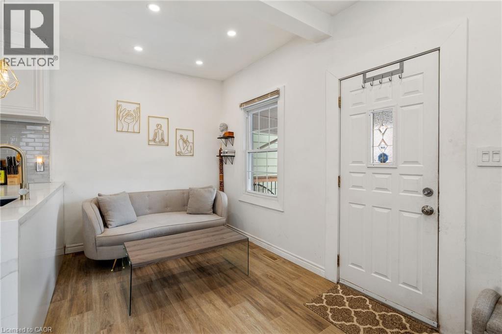 67 Glendale Avenue N, Hamilton, ON - Indoor