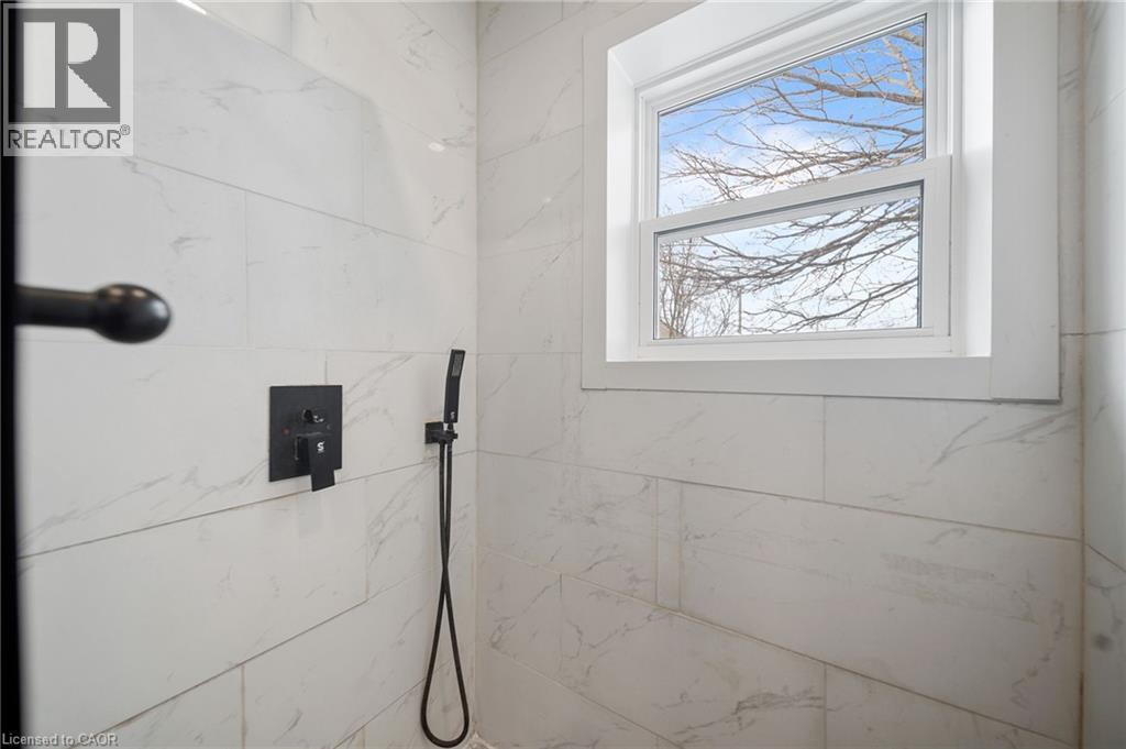 67 Glendale Avenue N, Hamilton, ON - Indoor