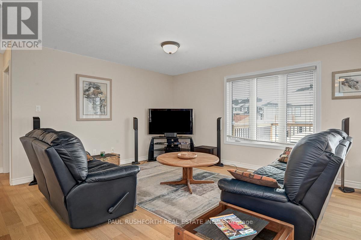 Living Room - 22 Code Crescent, Smiths Falls, ON - Indoor Photo Showing Living Room