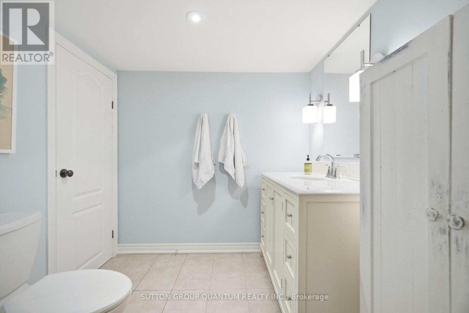133 Mineola Road E, Mississauga, ON - Indoor Photo Showing Bathroom