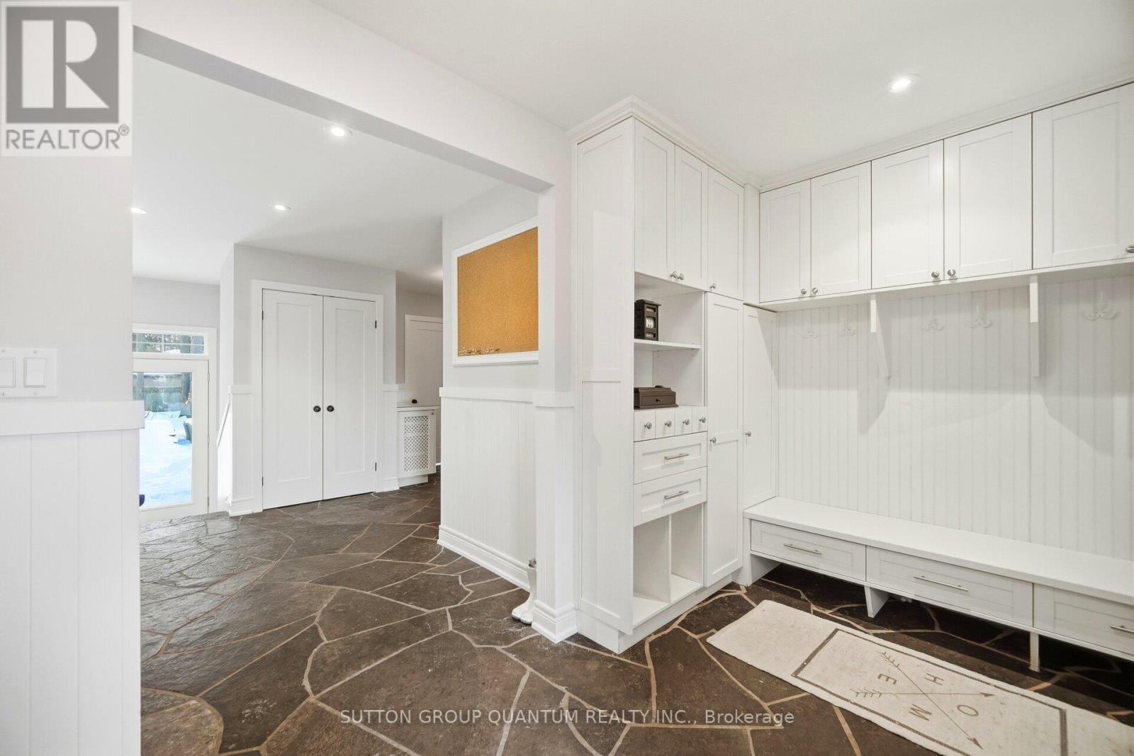 133 Mineola Road E, Mississauga, ON - Indoor