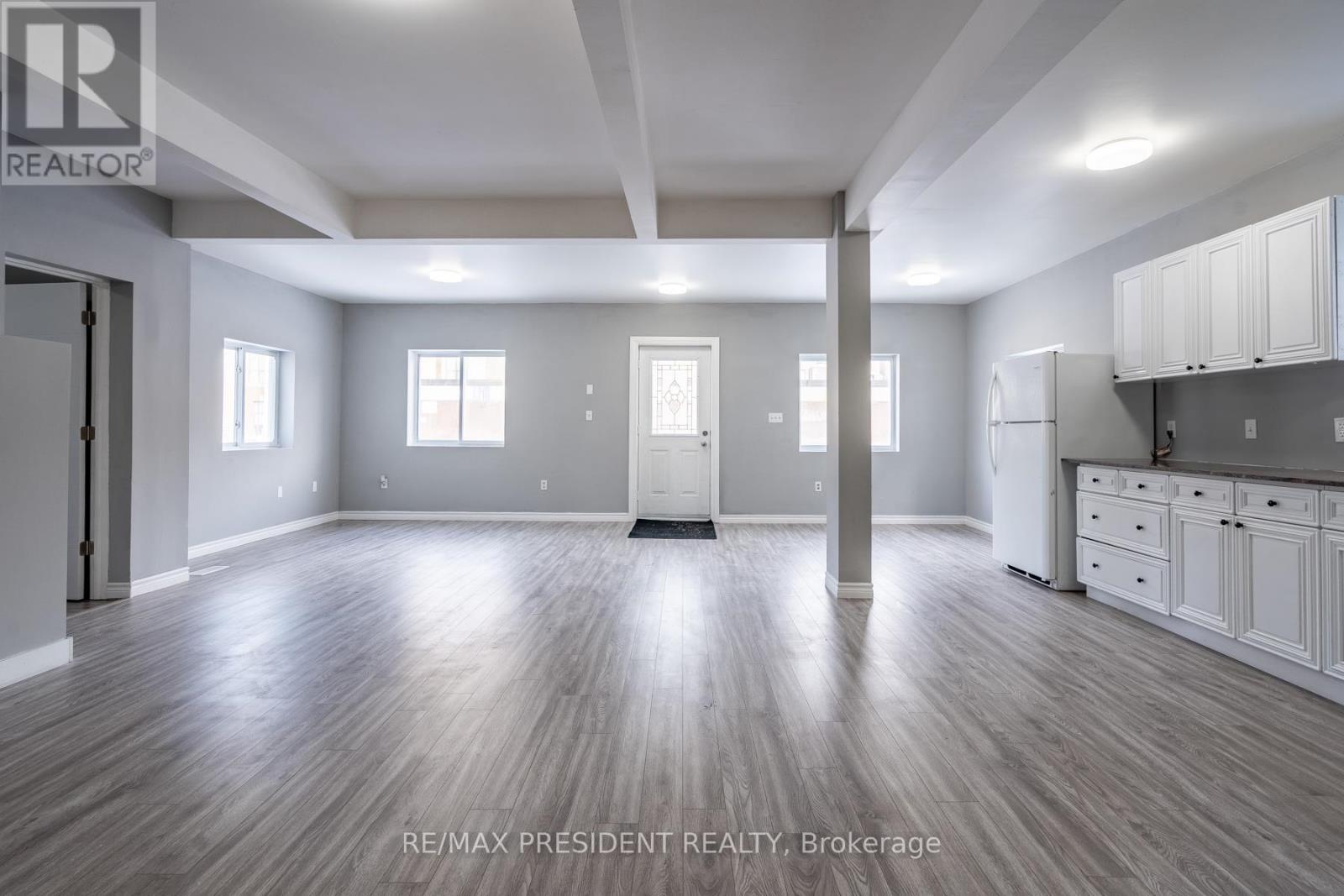 37 Catherine Street, St. Catharines, ON - Indoor