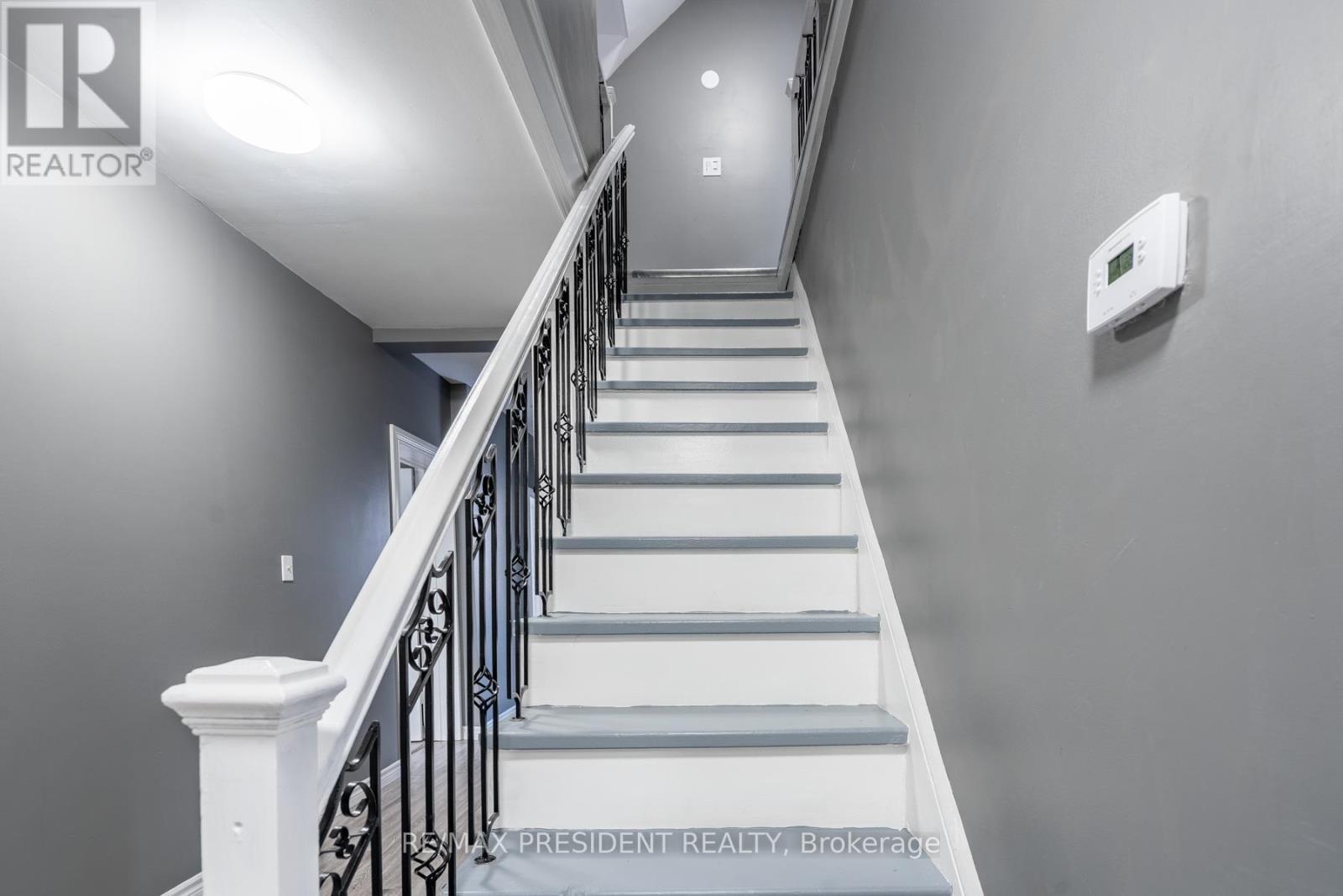 37 Catherine Street, St. Catharines, ON - Indoor Photo Showing Other Room