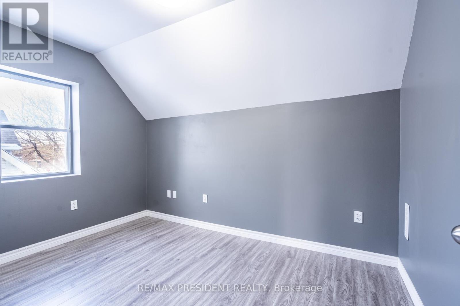37 Catherine Street, St. Catharines, ON - Indoor Photo Showing Other Room