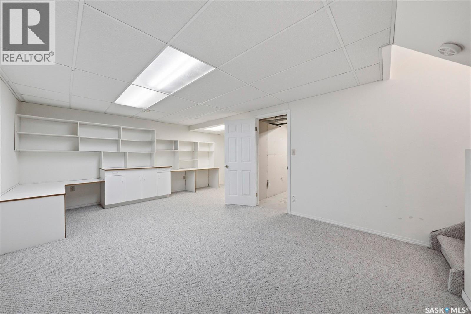 110 Cowley Road, Saskatoon, SK - Indoor