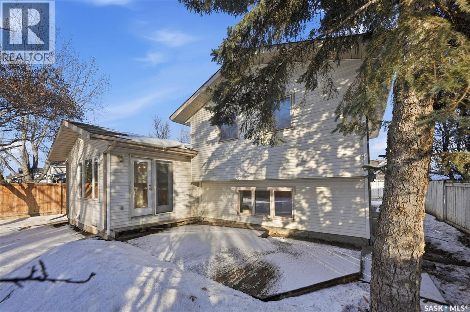 110 Cowley Road, Saskatoon, SK - Outdoor