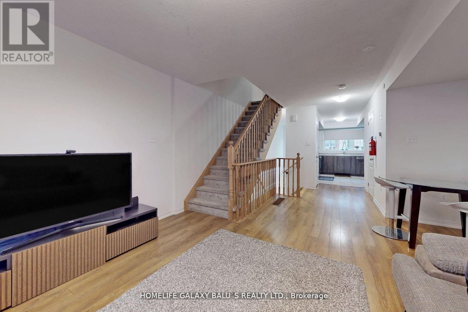 46 Filly Path, Oshawa, ON - Indoor Photo Showing Living Room