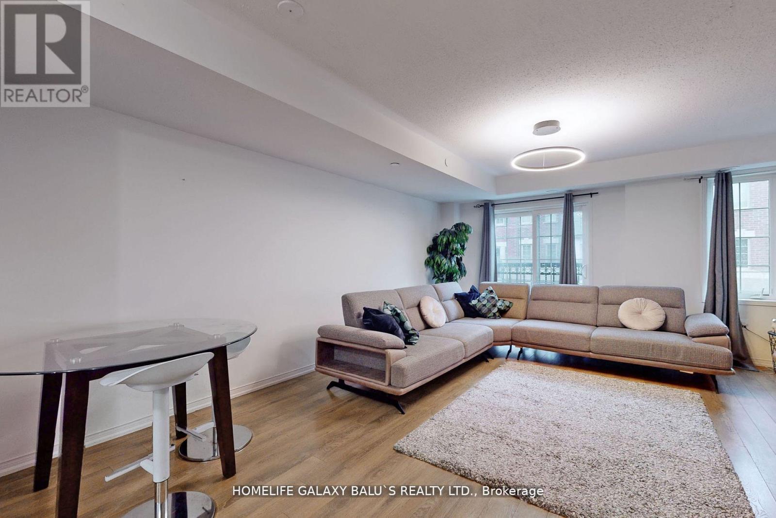 46 Filly Path, Oshawa, ON - Indoor Photo Showing Living Room