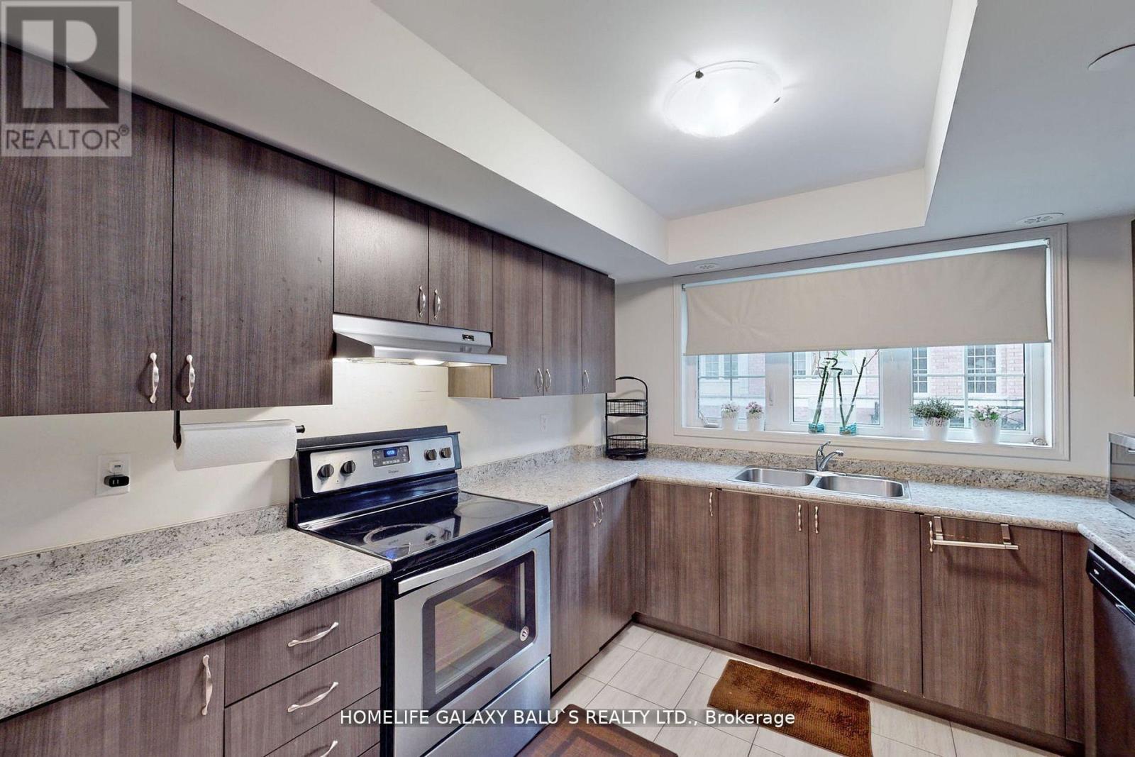 46 Filly Path, Oshawa, ON - Indoor Photo Showing Kitchen With Stainless Steel Kitchen With Double Sink
