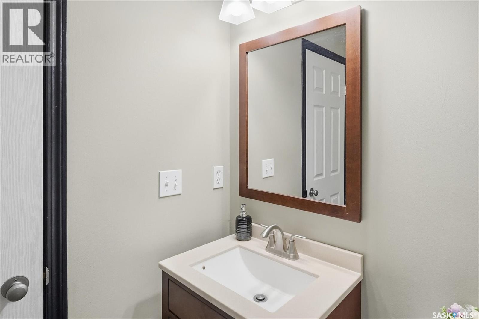 14 215 Pinehouse Drive, Saskatoon, SK