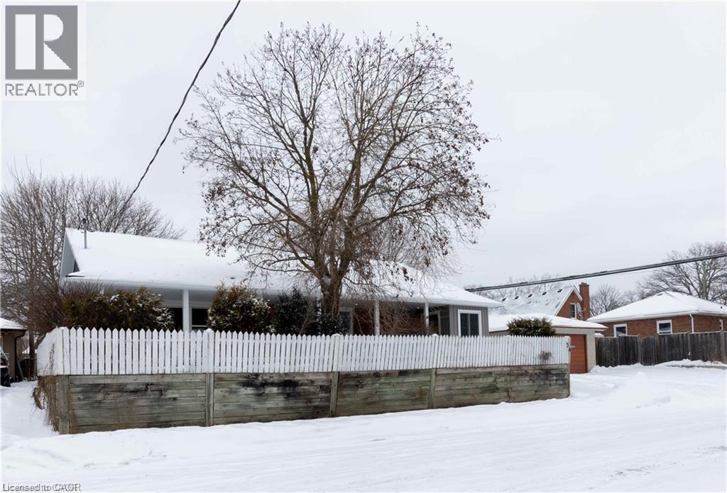 34 Close Avenue, Cambridge, ON - Outdoor