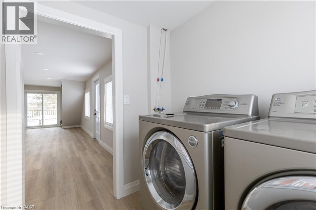 34 Close Avenue, Cambridge, ON - Indoor Photo Showing Laundry Room