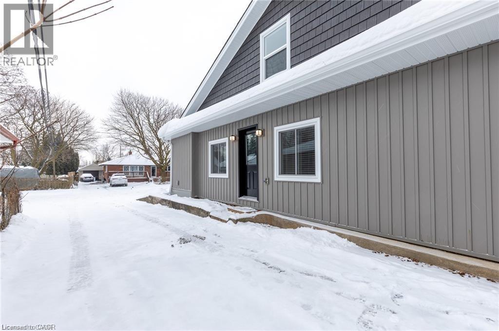 34 Close Avenue, Cambridge, ON - Outdoor