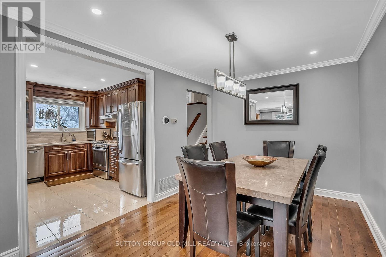 1879 Sandgate Crescent, Mississauga, ON - Indoor Photo Showing Dining Room