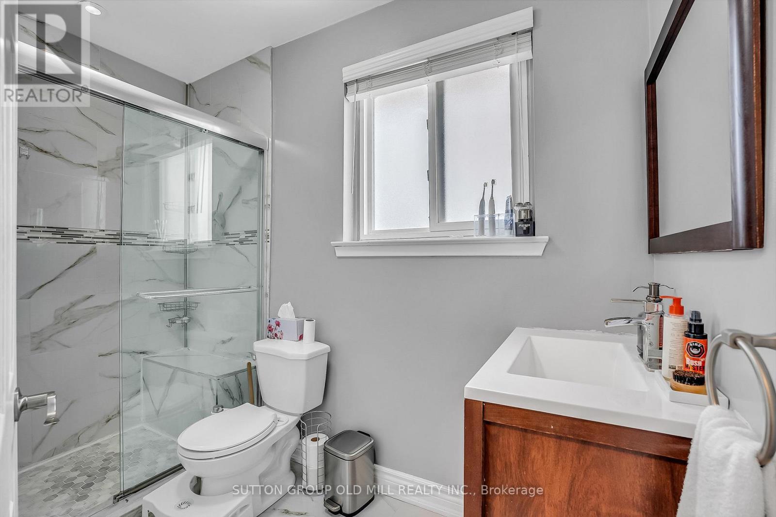 1879 Sandgate Crescent, Mississauga, ON - Indoor Photo Showing Bathroom