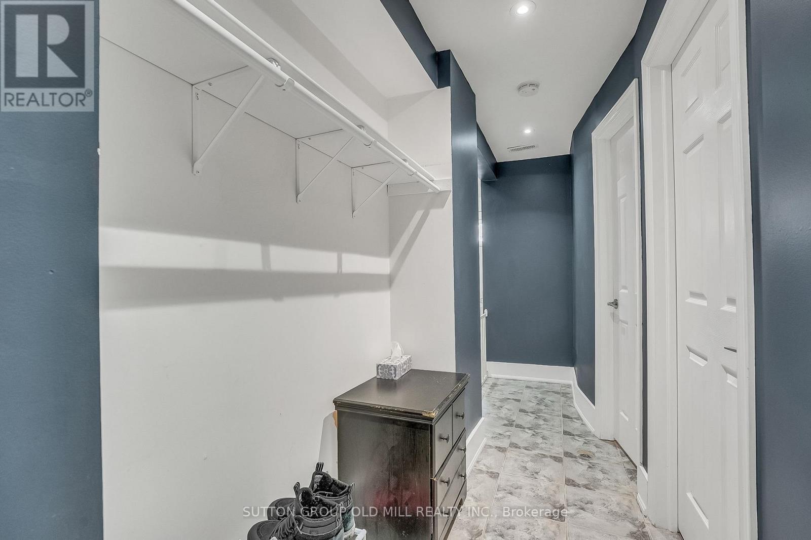 1879 Sandgate Crescent, Mississauga, ON - Indoor Photo Showing Other Room