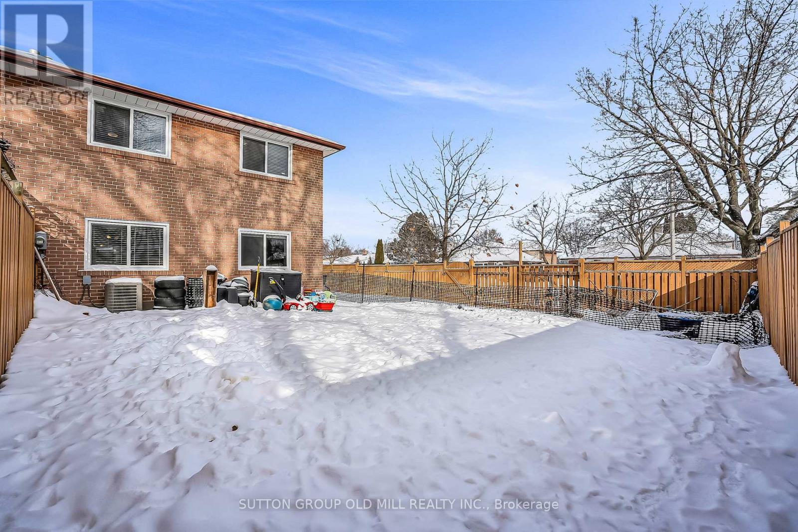 1879 Sandgate Crescent, Mississauga, ON - Outdoor