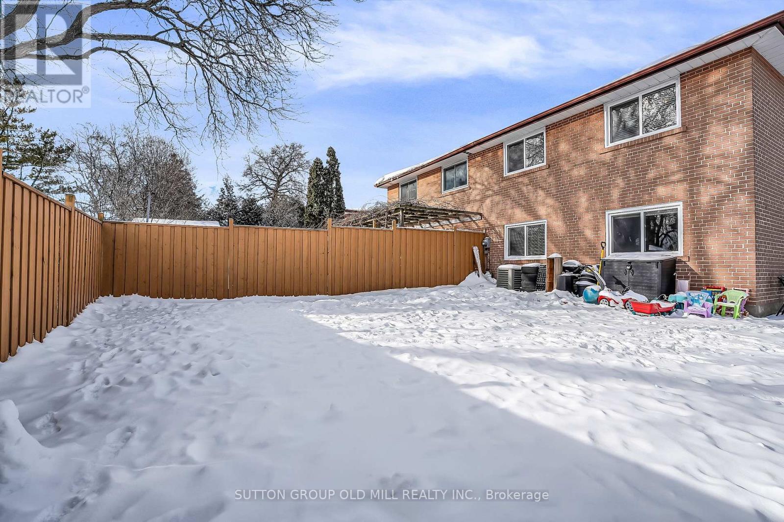 1879 Sandgate Crescent, Mississauga, ON - Outdoor