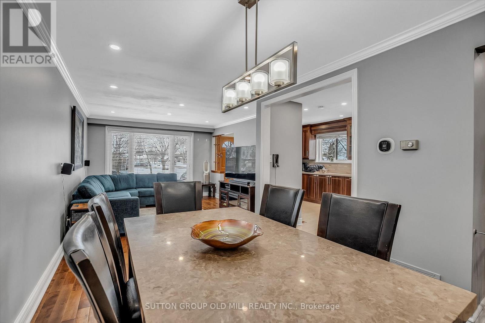 1879 Sandgate Crescent, Mississauga, ON - Indoor Photo Showing Dining Room