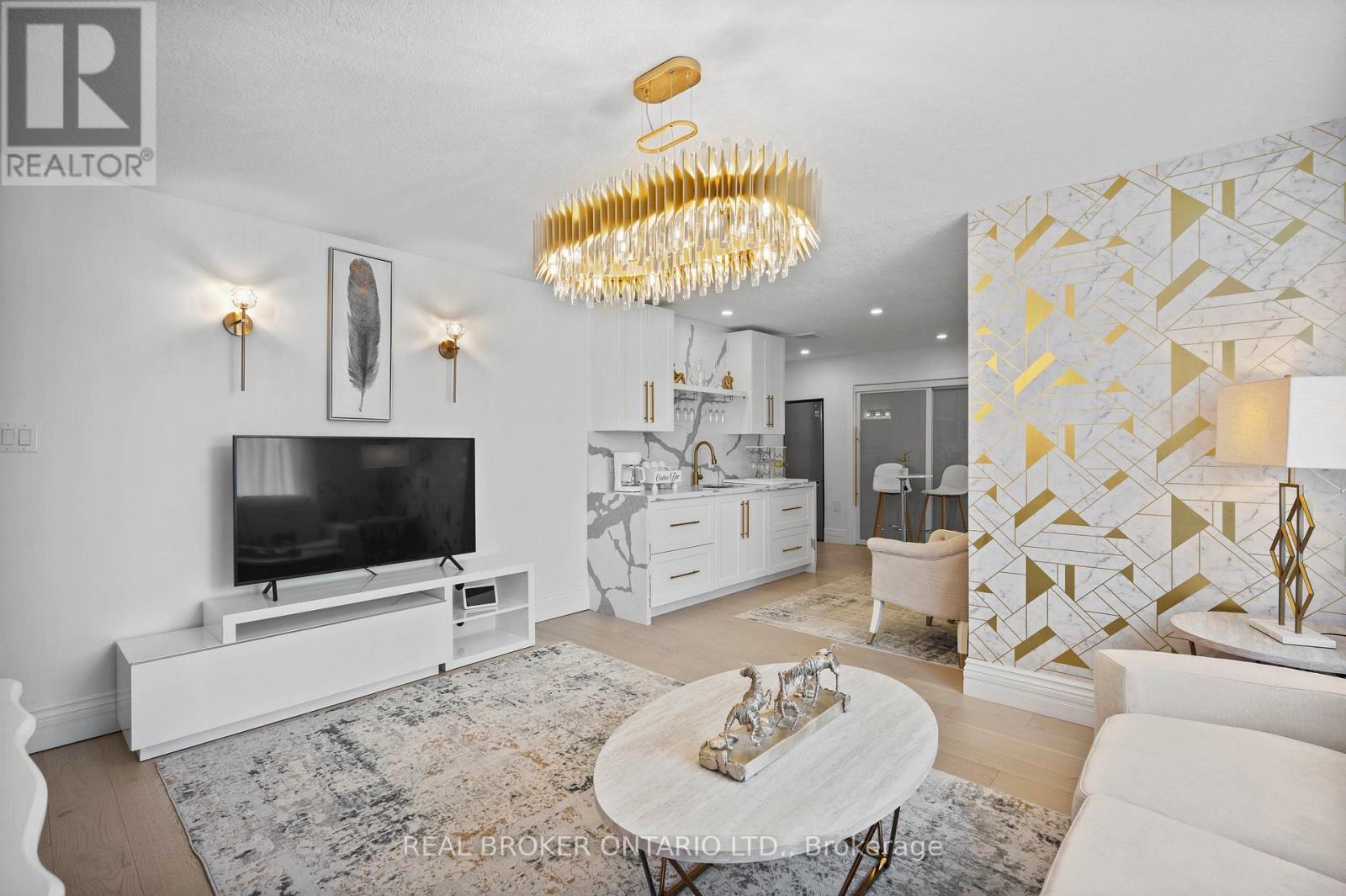 215 Black Maple Court, Kitchener, ON - Indoor Photo Showing Living Room