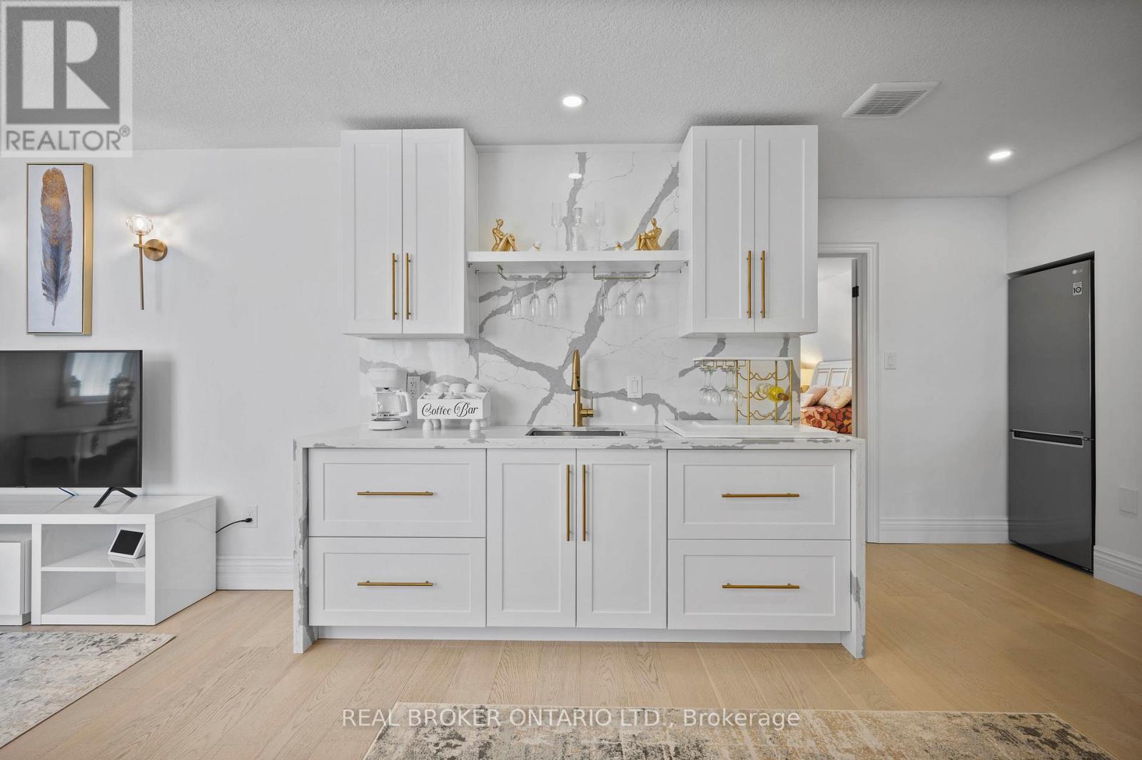 215 Black Maple Court, Kitchener, ON - Indoor Photo Showing Other Room