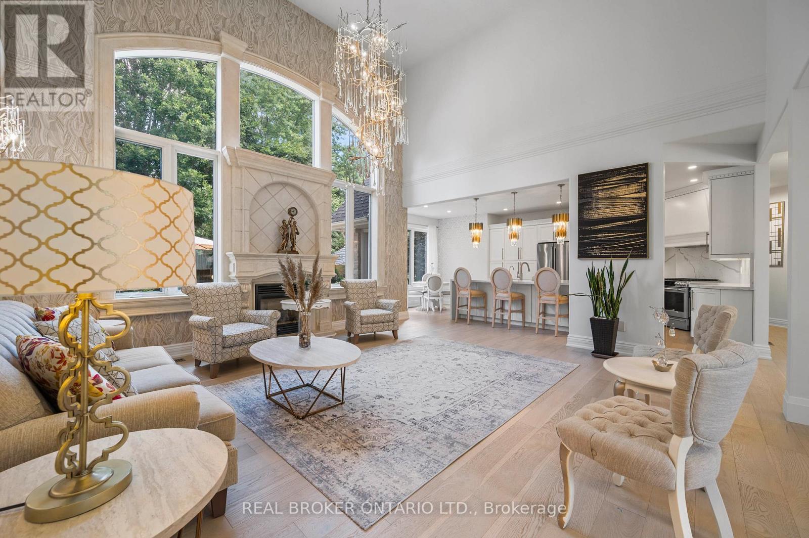 215 Black Maple Court, Kitchener, ON - Indoor Photo Showing Living Room