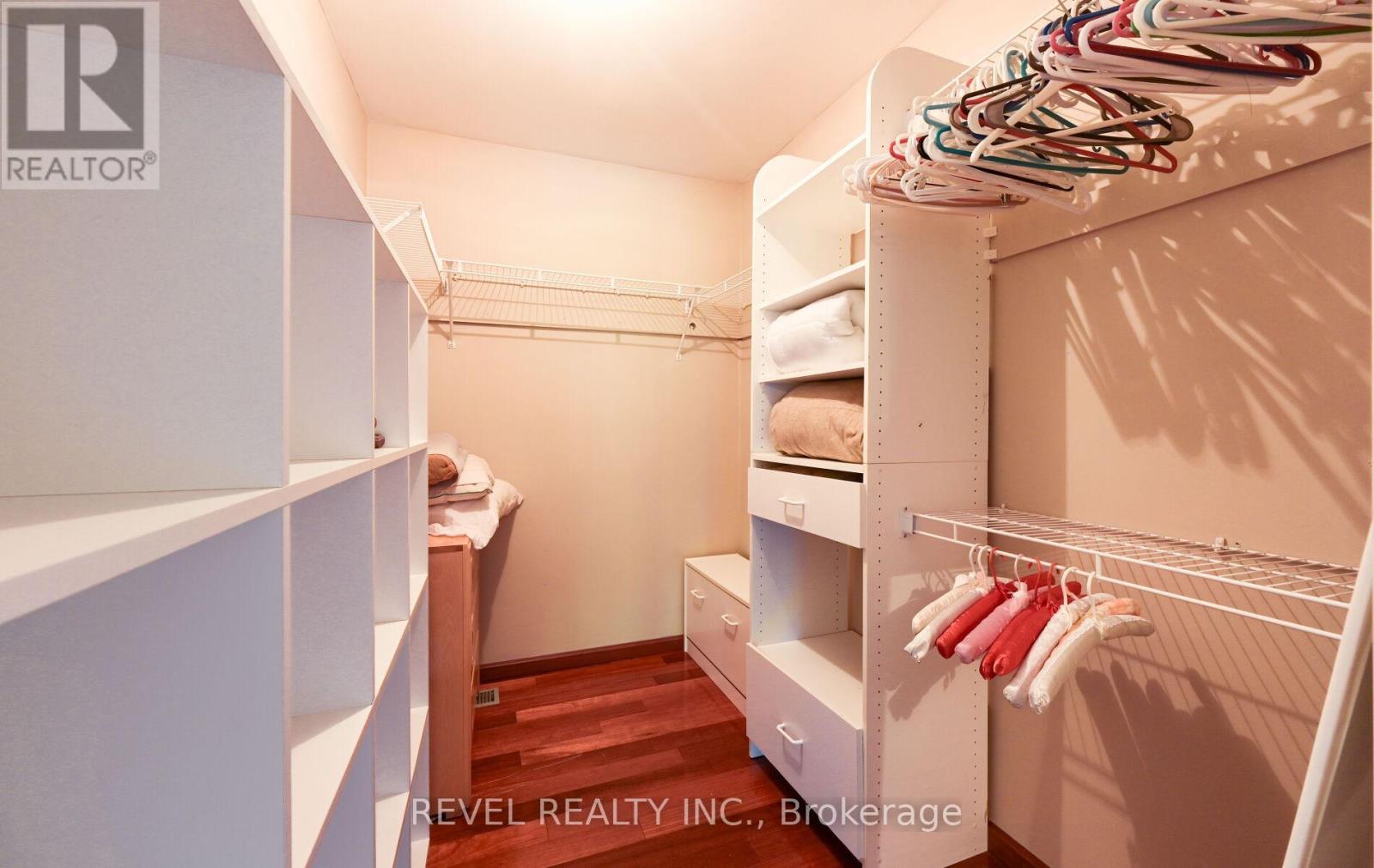 1034 Fredonia Drive, Mississauga, ON - Indoor Photo Showing Other Room