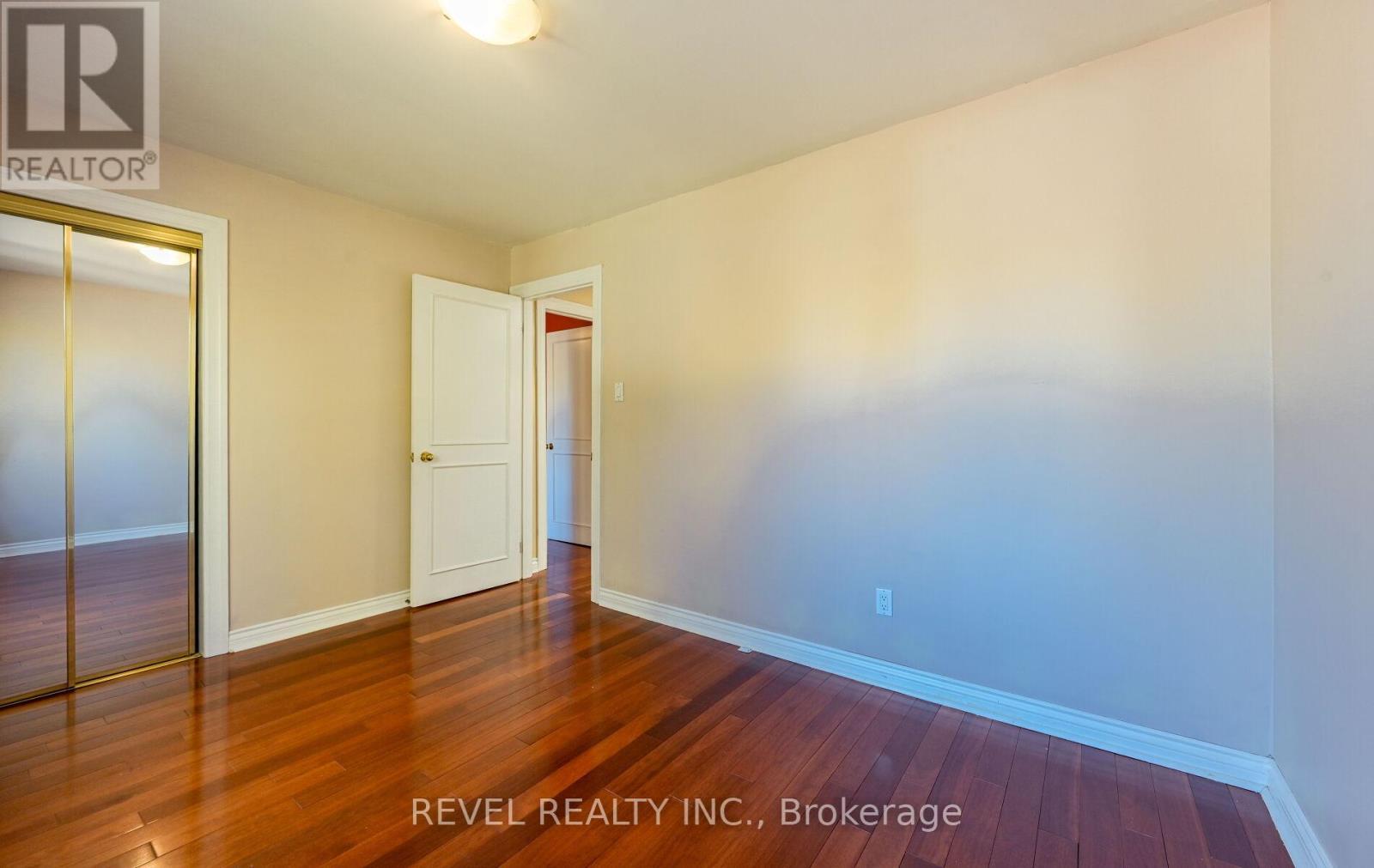 1034 Fredonia Drive, Mississauga, ON - Indoor Photo Showing Other Room