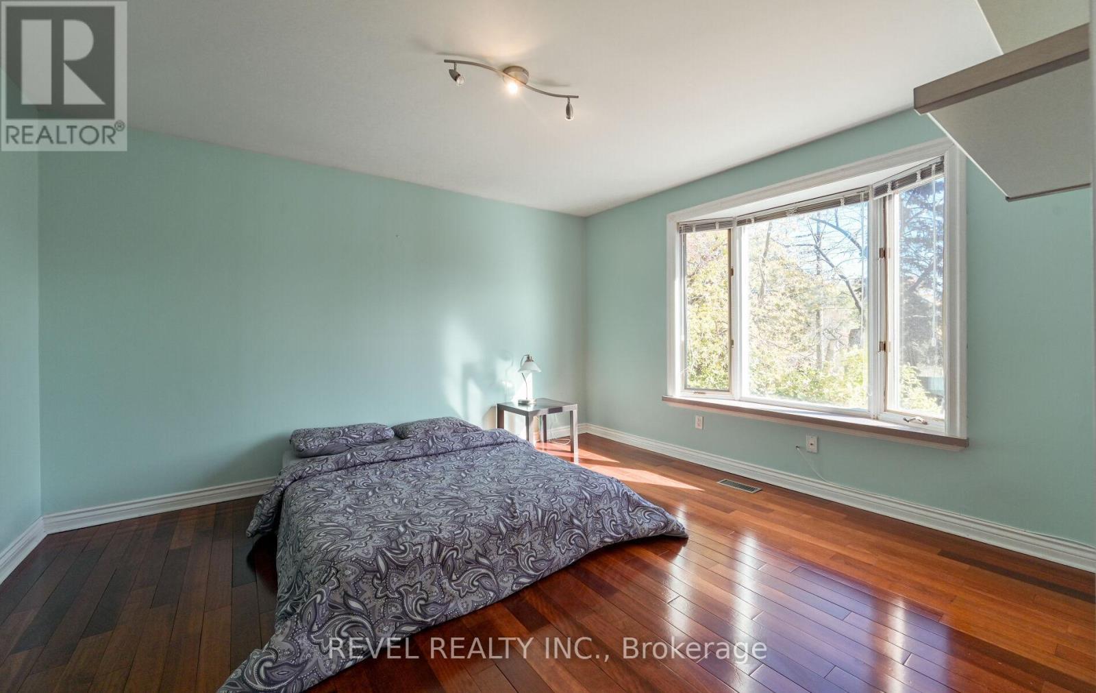 1034 Fredonia Drive, Mississauga, ON - Indoor Photo Showing Bedroom