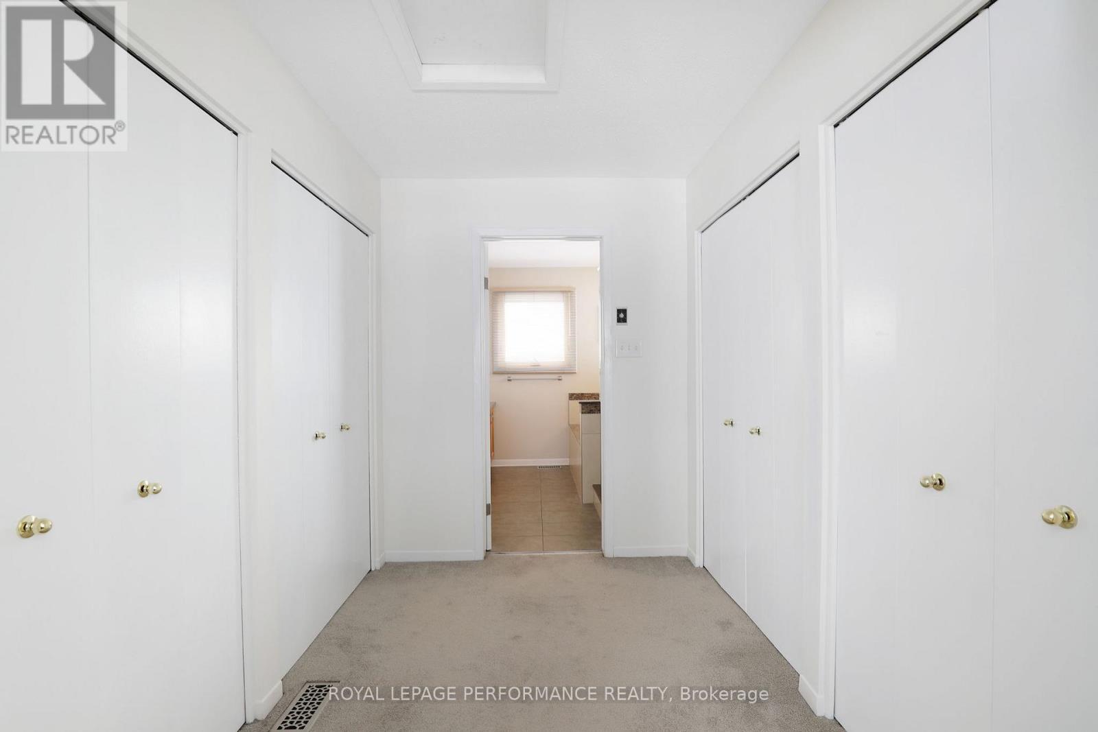10 Ellisson Way, Ottawa, ON - Indoor Photo Showing Other Room