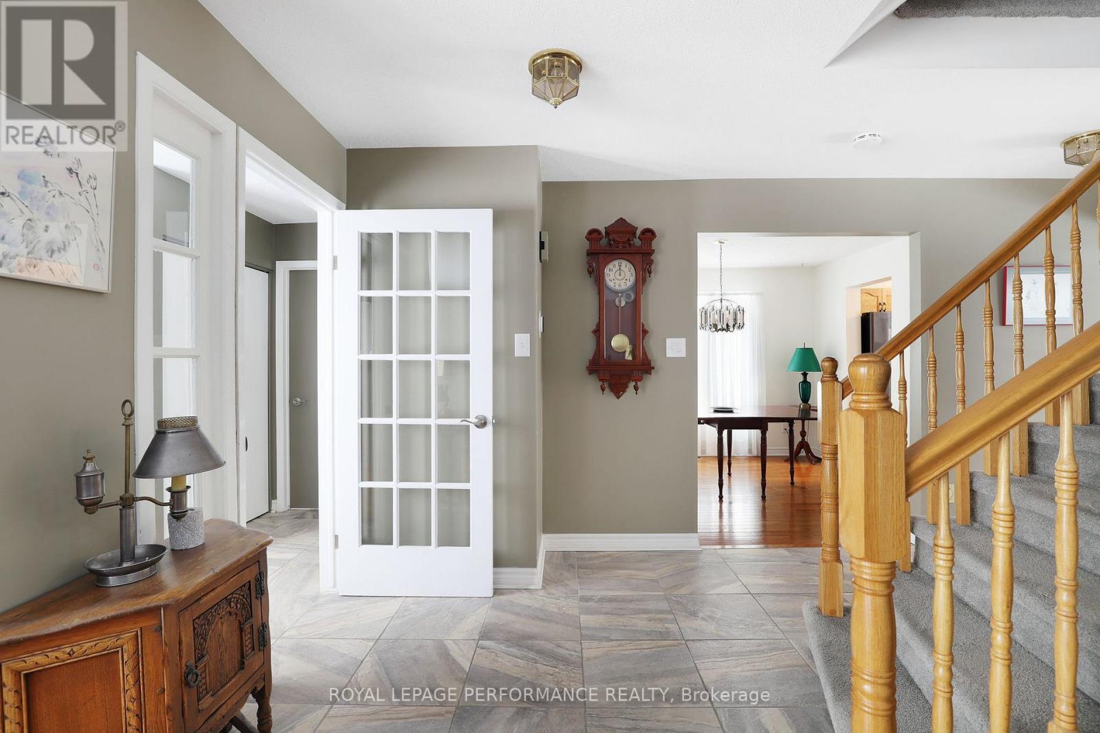 10 Ellisson Way, Ottawa, ON - Indoor Photo Showing Other Room