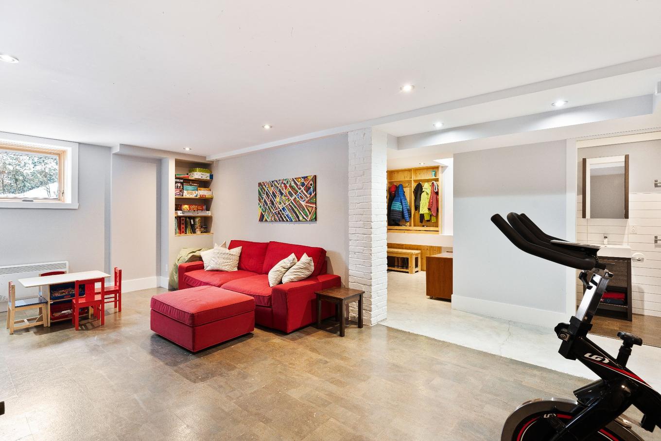 Salle familiale - 4174 Av. De Melrose, Montréal (Côte-Des-Neiges/Notre-Dame-De-Grâce), QC - Indoor