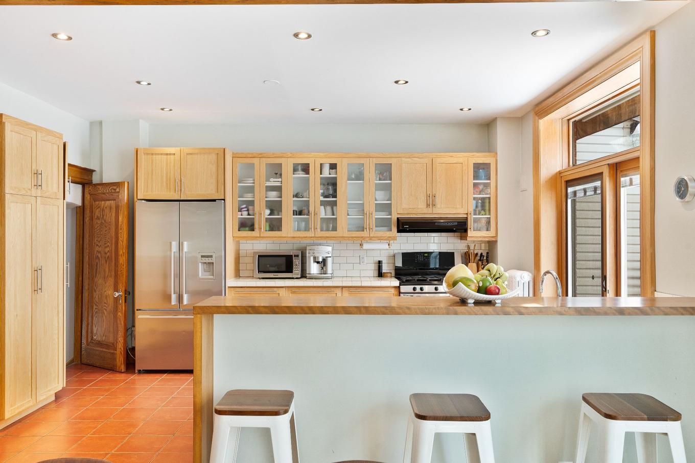 Cuisine - 4174 Av. De Melrose, Montréal (Côte-Des-Neiges/Notre-Dame-De-Grâce), QC - Indoor Photo Showing Kitchen